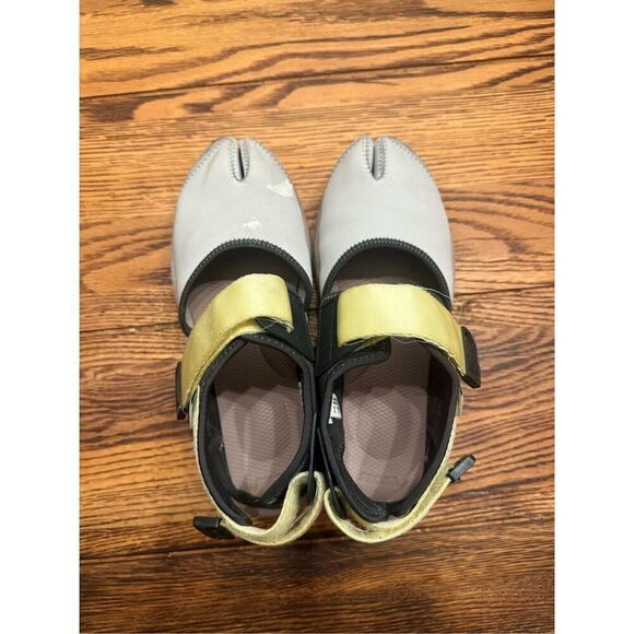 SUICOKE HAKU-ab Sandals, Suicoke tabi shoes | eBay Suicoke Gray Yellow Split Toe Adjustable Strap Unbita-AB Sandals Size 6